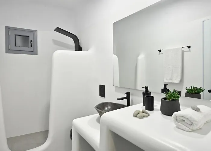 Granite Village Mykonos Aparthotel 3*